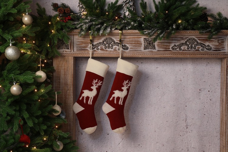 Christmas Stocking with Reindeer Design New Year Gift Bag Knitted Yarn Candy Bag